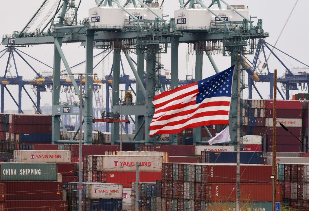 Online shopping leads to strain at Port of Los Angeles