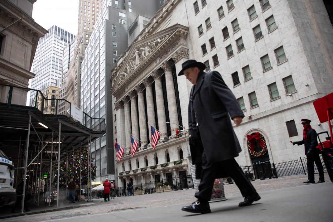 Treasury yields fall amid fears of new coronavirus strain