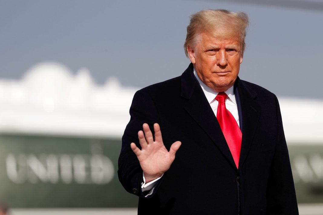 Trump pardons 15, including people convicted in Mueller probe
