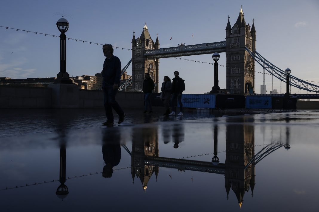 London to move into top tier of restrictions