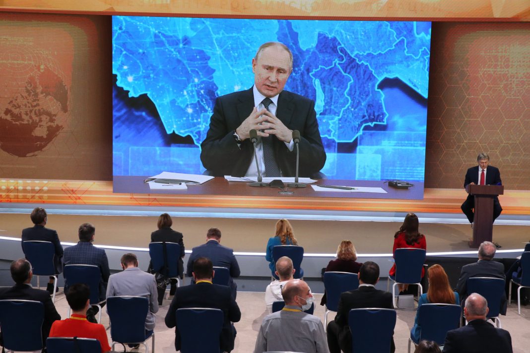 Putin calls on public to take the coronavirus vaccine
