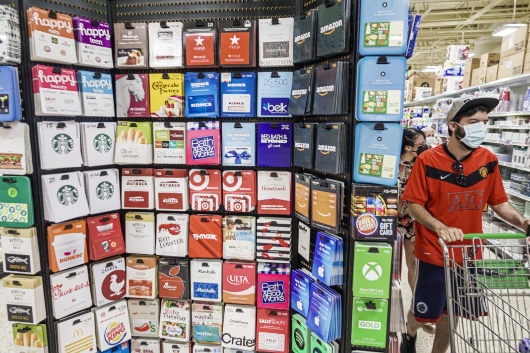 Holiday gift-card buying could help boost retail sales in 2021: Bill Simon