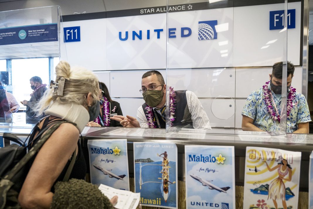United Airlines CEO wants to make Covid vaccines mandatory for employees