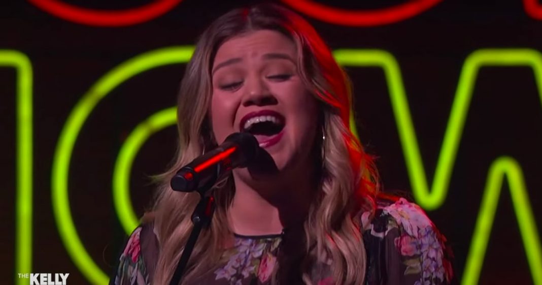 Watch Kelly Clarkson Cover 