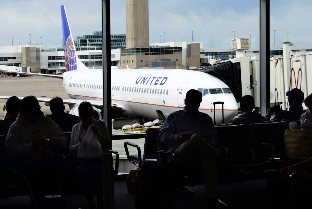 United Airlines starts offering bus service straight to Colorado ski slopes from Denver