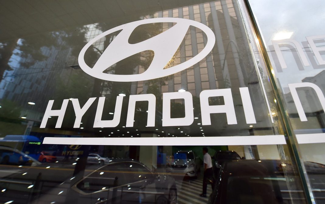Hyundai, Kia shares fall; say not in talks to develop Apple car