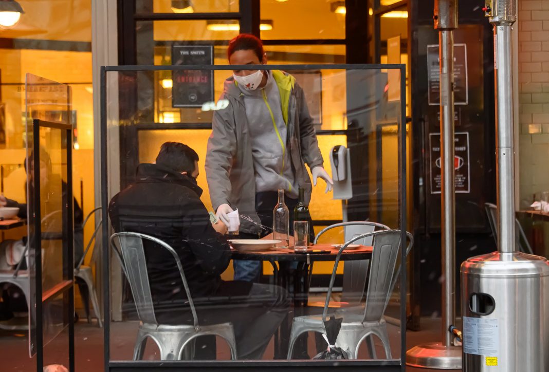 Black restaurant workers received less in tips than others during pandemic