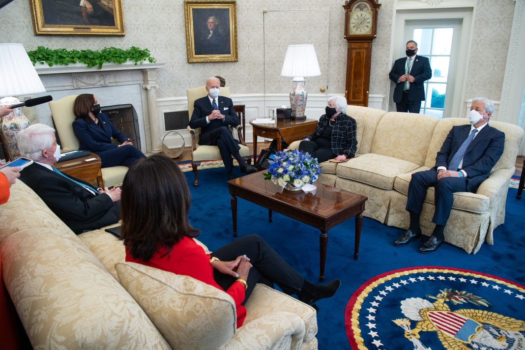 Biden and Yellen met with CEOs of JPMorgan, Walmart, Gap