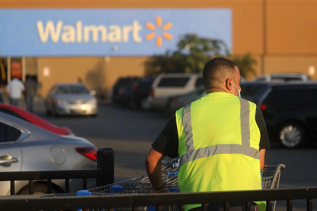 Walmart (WMT) earnings Q4 2021 miss expectations