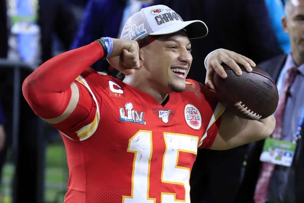 Patrick Mahomes to sell NFT trading cards