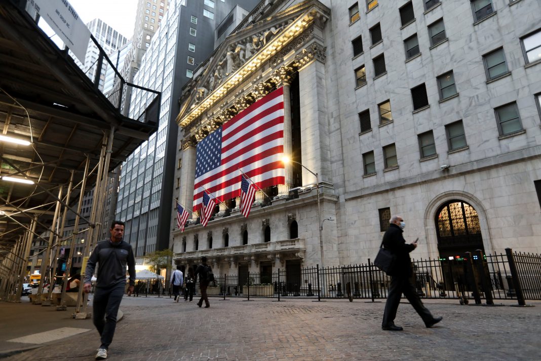 S&P 500 pulls back slightly after notching best day since June