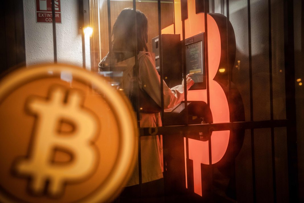Why central banks want to get into digital currencies