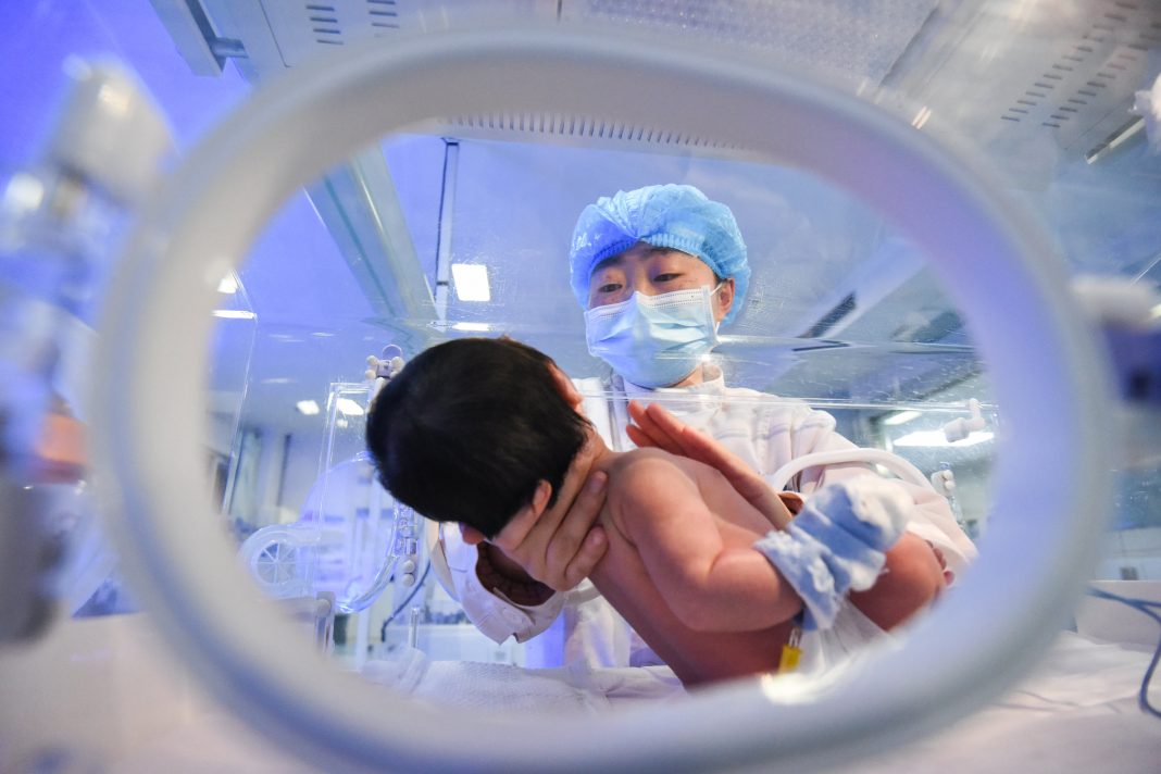 China's aging population is bigger problem than 'one-child' policy: Economists
