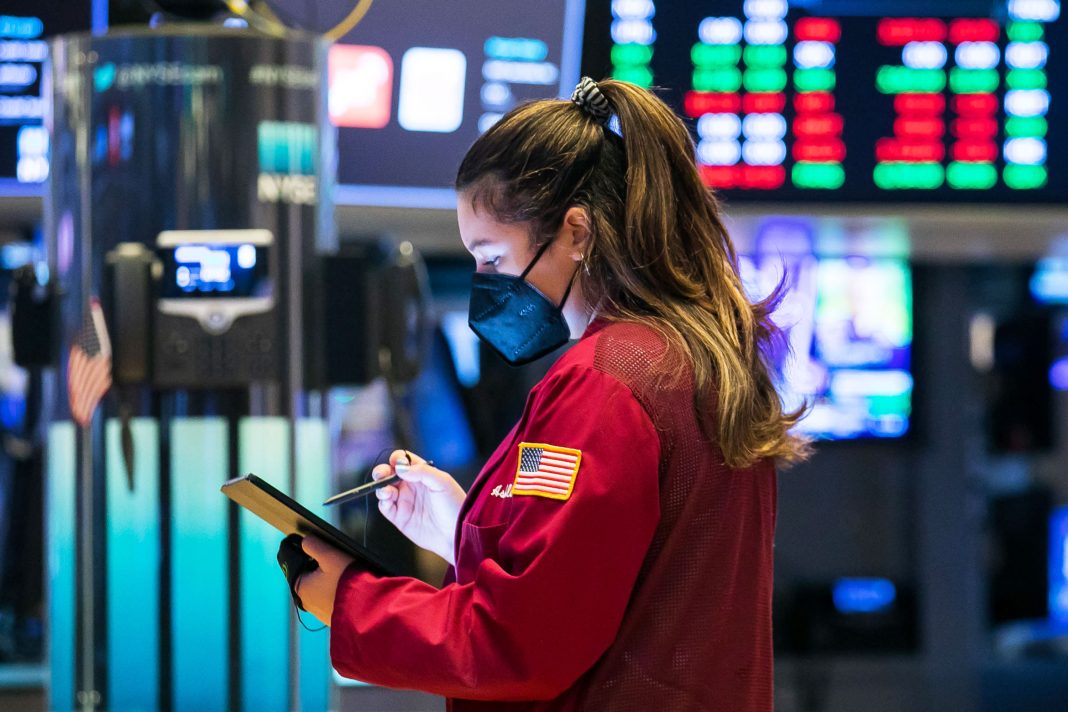 Stock futures slip as Wall Street looks to rebound from losing week