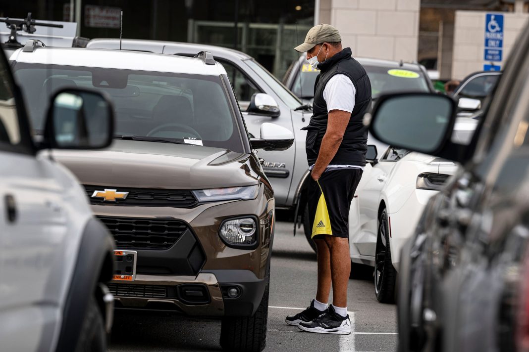 GM's first-quarter sales up 3.9% on strong consumer demand
