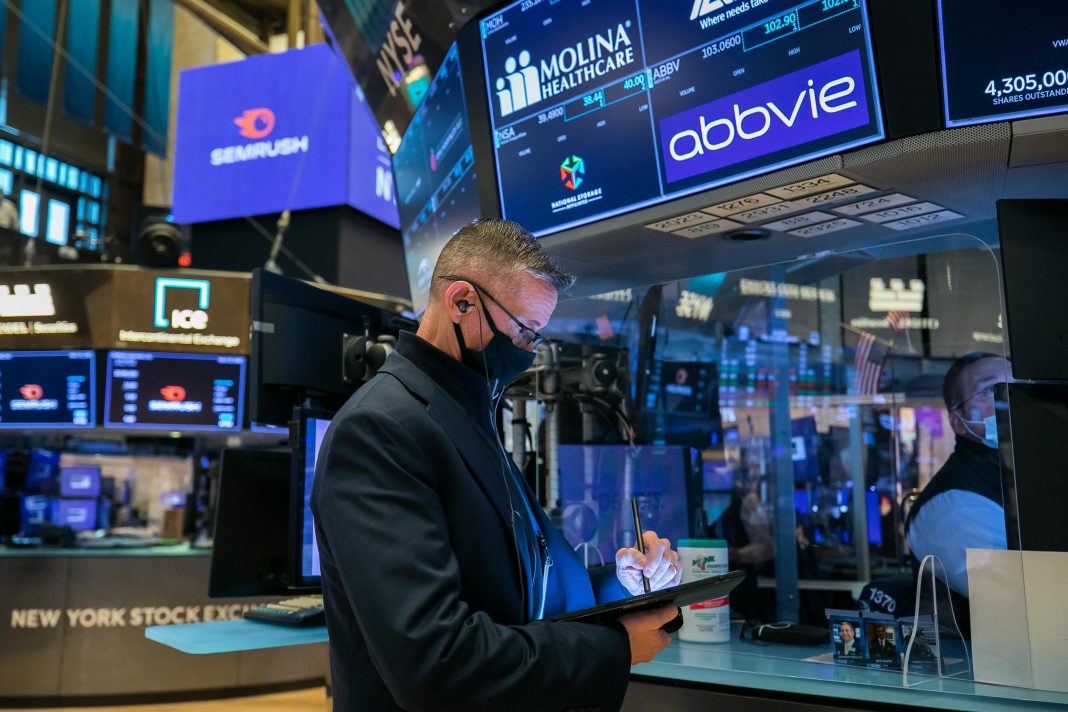 Futures little changed after S&P 500 hits fresh record